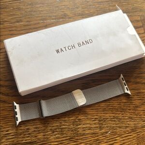 New Magnetic Silver Mesh Apple Watch Band